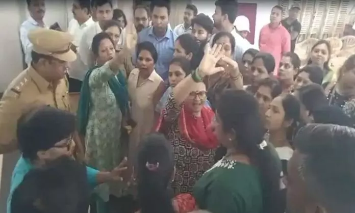 SAD: బాలికల పీరియడ్స్ చెక్ చేసిన స్కూల్ సిబ్బంది SAD: బాలికల పీరియడ్స్ చెక్ చేసిన స్కూల్ సిబ్బంది