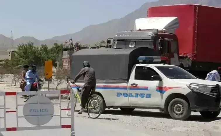 Pakistan: బలూచిస్తాన్‌లో  ప్రయాణికుల్ని కాల్చి చంపిన దుండగులు