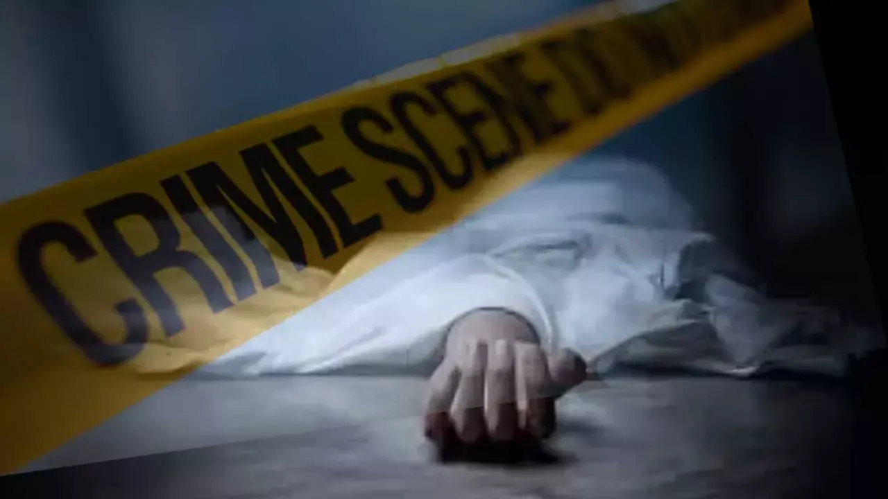 Crime : డబ్బు కోసం యజమానిని చంపిన పనిమనిషి.. విజయవాడలో దారుణం Crime : డబ్బు కోసం యజమానిని చంపిన పనిమనిషి.. విజయవాడలో దారుణం