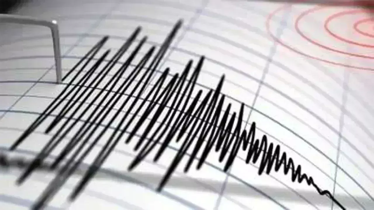 Delhi Earthquake: దేశ రాజధాని ఢిల్లీలో మరోసారి భూకంపం.. Delhi Earthquake: దేశ రాజధాని ఢిల్లీలో మరోసారి భూకంపం..