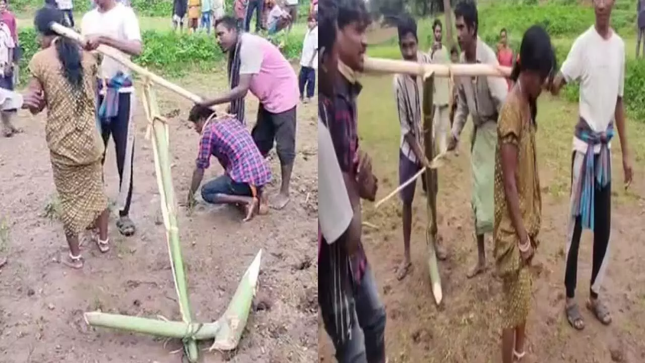 Odisha : అమానుషం.. ప్రేమికులను నాగలికి కట్టి పొలం దున్నించిన గ్రామస్థులు Odisha : అమానుషం.. ప్రేమికులను నాగలికి కట్టి పొలం దున్నించిన గ్రామస్థులు