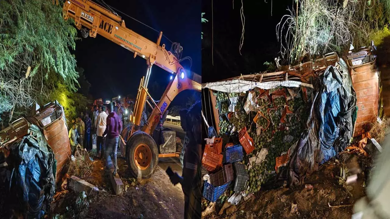 Road Accident : అన్నమయ్య జిల్లాలో ఘోర రోడ్డు ప్రమాదం Road Accident : అన్నమయ్య జిల్లాలో ఘోర రోడ్డు ప్రమాదం
