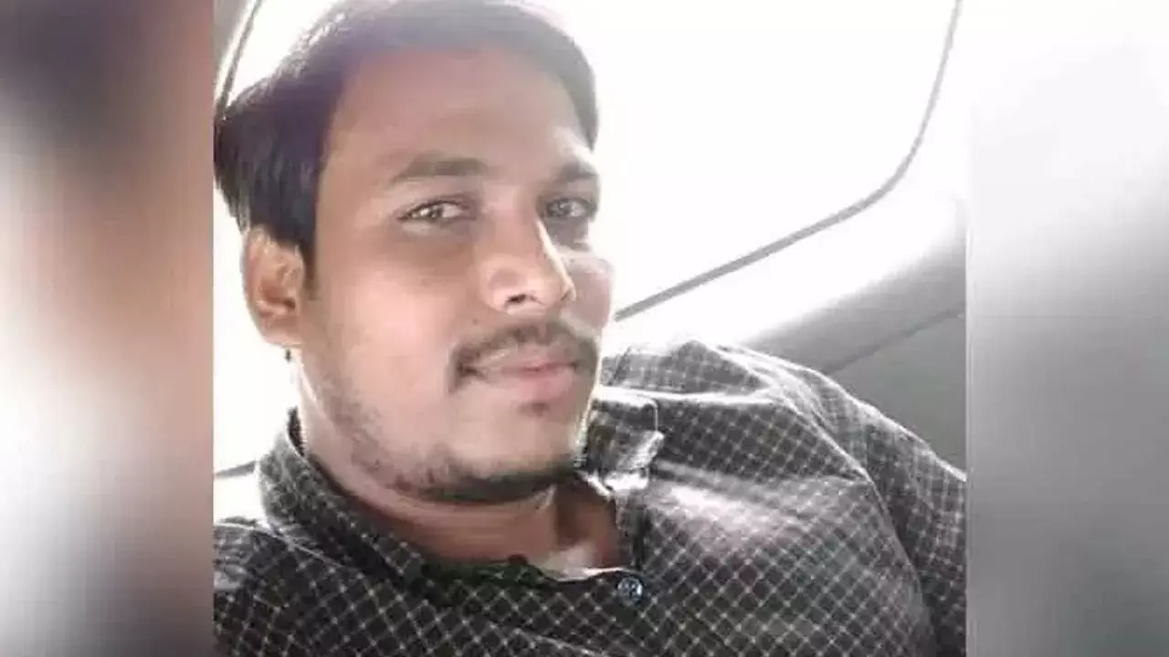 Karimnagar District : మద్యం మత్తులో పురుగుల మందు.. యువకుడు మరణం..