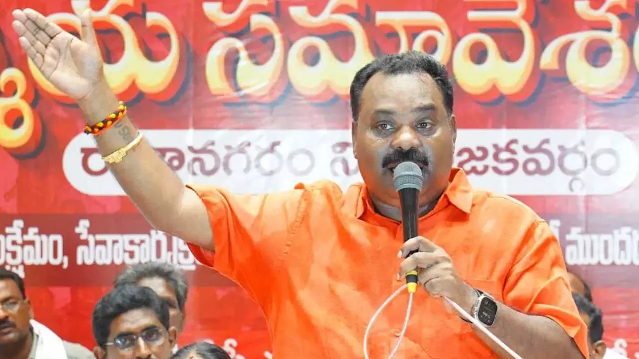 Jana Sena MLA : అప్పుల పాలయ్యా.. కారు తీసుకెళ్లారు.. జనసేన ఎమ్మెల్యే సంచలన వ్యాఖ్యలు Jana Sena MLA : అప్పుల పాలయ్యా.. కారు తీసుకెళ్లారు.. జనసేన ఎమ్మెల్యే సంచలన వ్యాఖ్యలు