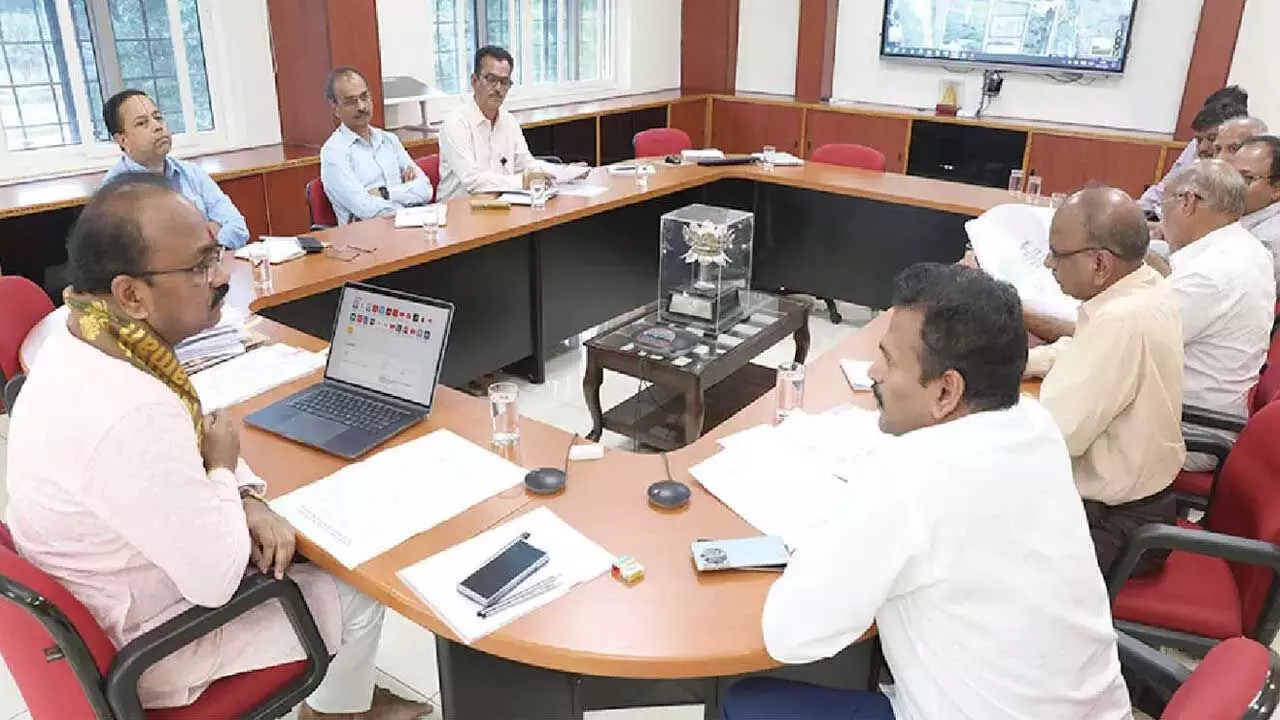 TTD EO Syamala Rao : ఒంటిమిట్టలో పూర్తి స్థాయిలో అన్నప్రసాద వితరణకు చర్యలు TTD EO Syamala Rao : ఒంటిమిట్టలో పూర్తి స్థాయిలో అన్నప్రసాద వితరణకు చర్యలు