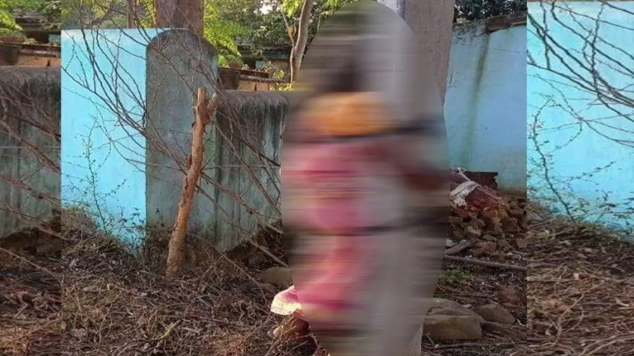 Khammam : షాకింగ్ ఘటన: తల్లిని కరెంట్ పోల్‌కు కట్టేసిన కొడుకు