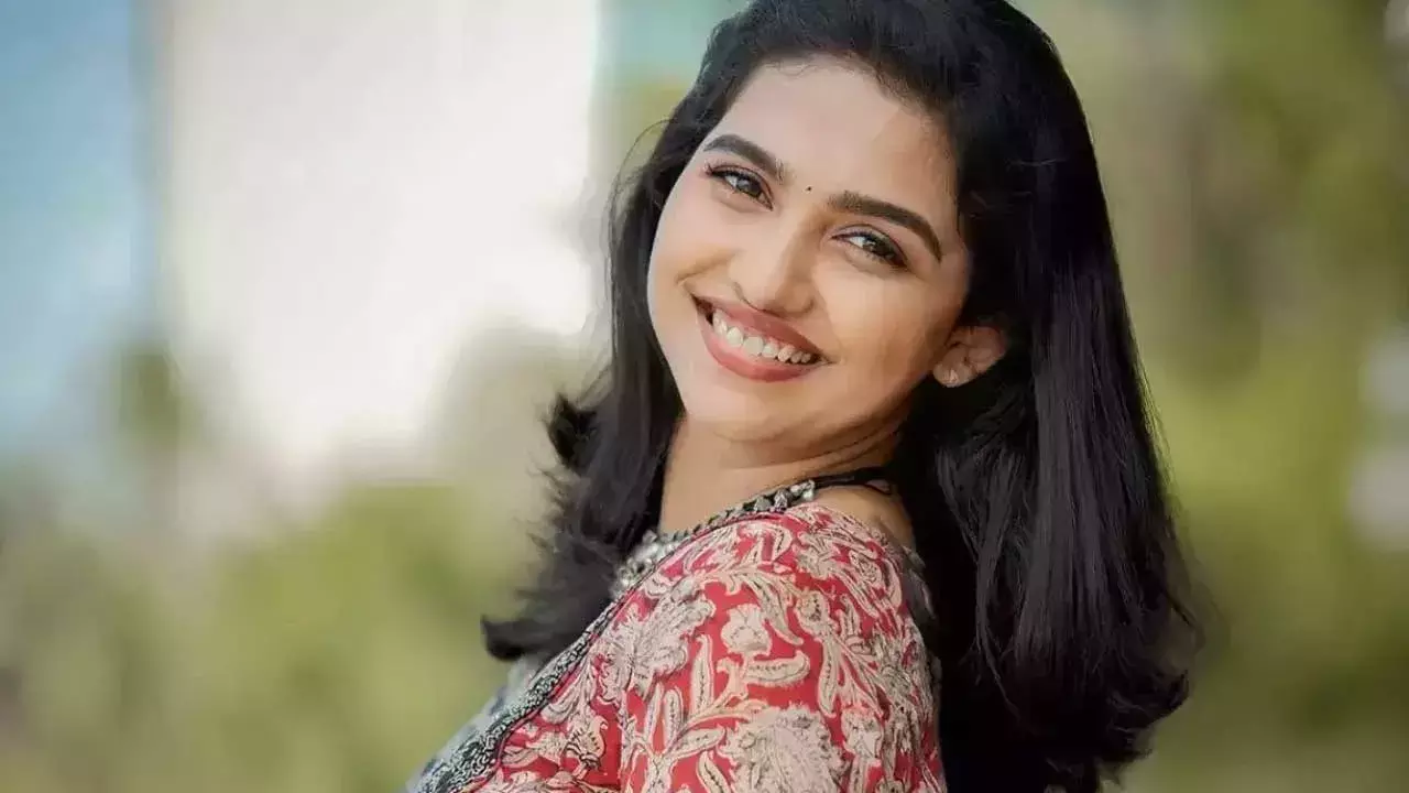 Mamitha Baiju : ఒక్క మూవీతోనే .. మోస్ట్ బిజీ హీరోయిన్ గా మమిత బైజ్