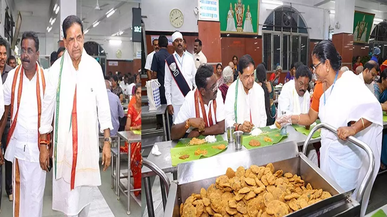 TTD Chairman : భక్తులతో కలిసి అన్న ప్రసాదం స్వీకరించిన టీటీడీ చైర్మన్ TTD Chairman : భక్తులతో కలిసి అన్న ప్రసాదం స్వీకరించిన టీటీడీ చైర్మన్