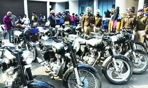 Bullet Bike Theft : యూట్యూబ్ చూసి 16 బుల్లెట్ బైక్లు చోరి Bullet Bike Theft : యూట్యూబ్ చూసి 16 బుల్లెట్ బైక్లు చోరి