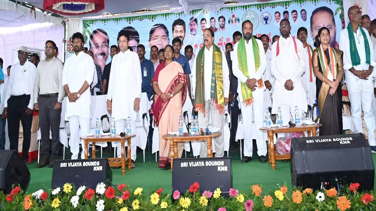 TG : మా ప్రభుత్వానికి ఆడబిడ్డ ఆశీస్సులు ఉన్నాయి.. మంత్రి తుమ్మల కీలక వ్యాఖ్యలు TG : మా ప్రభుత్వానికి ఆడబిడ్డ ఆశీస్సులు ఉన్నాయి.. మంత్రి తుమ్మల కీలక వ్యాఖ్యలు