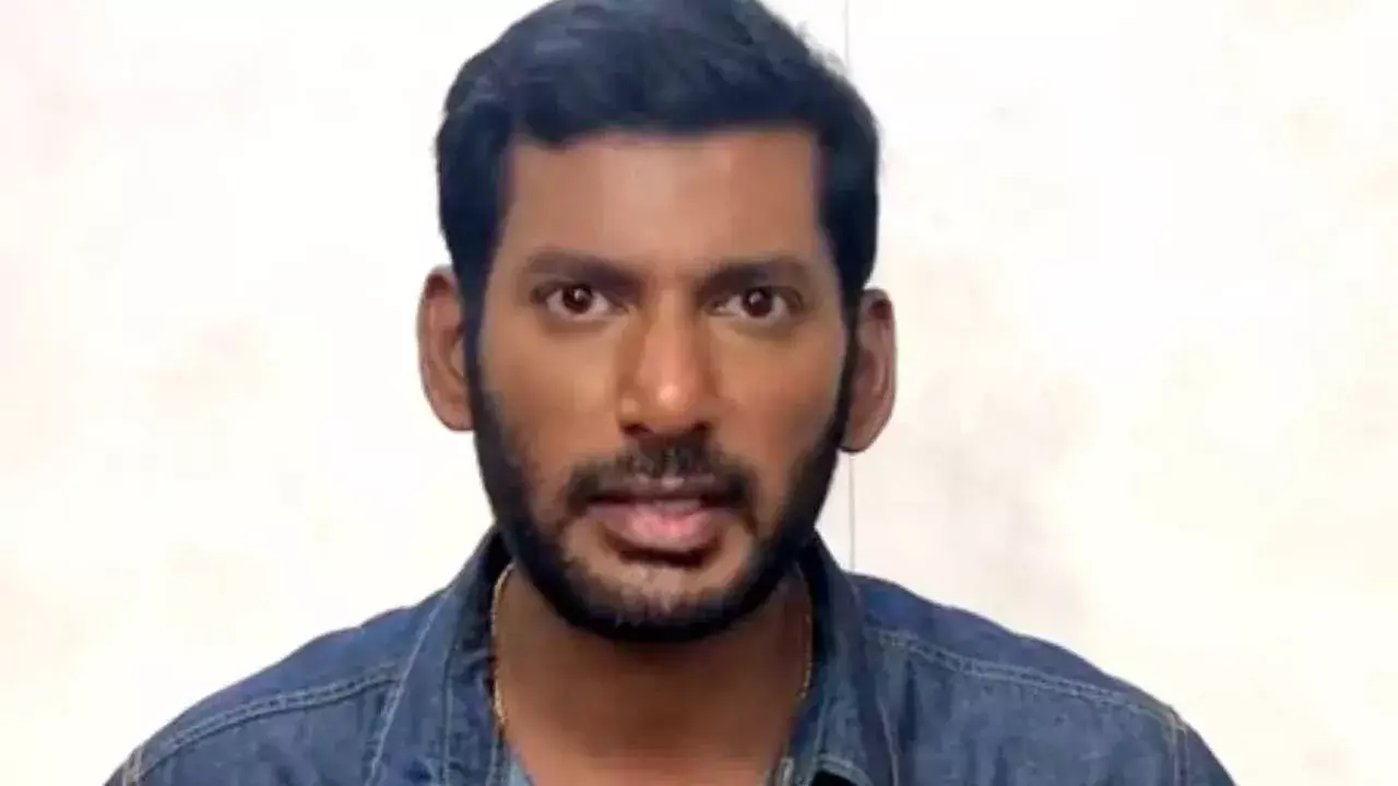 Actor Vishal : థియేటర్ల బయట ఇచ్చే రివ్యూలపై విశాల్ ఫైర్ Actor Vishal : థియేటర్ల బయట ఇచ్చే రివ్యూలపై విశాల్ ఫైర్