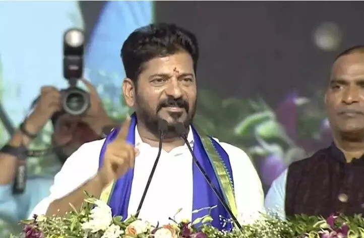 REVANTH: మీ గుండెల్లో రాసుకోండి.. పదేళ్లు నేనే సీఎం REVANTH: మీ గుండెల్లో రాసుకోండి.. పదేళ్లు నేనే సీఎం