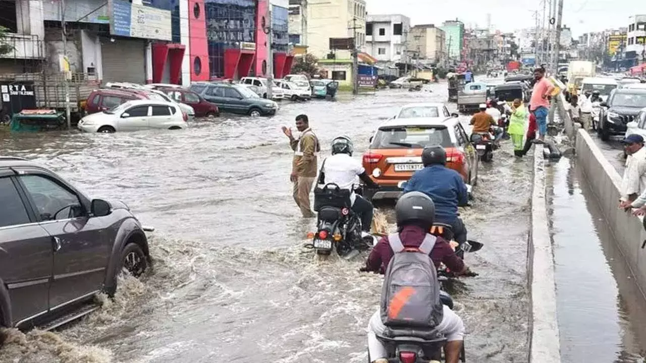 Havy Rain : హైదరాబాద్‌లో కుండపోత వర్షం