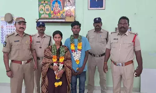 Prakasam District : ప్రేమ జంటకు పోలీసులు పెళ్లి