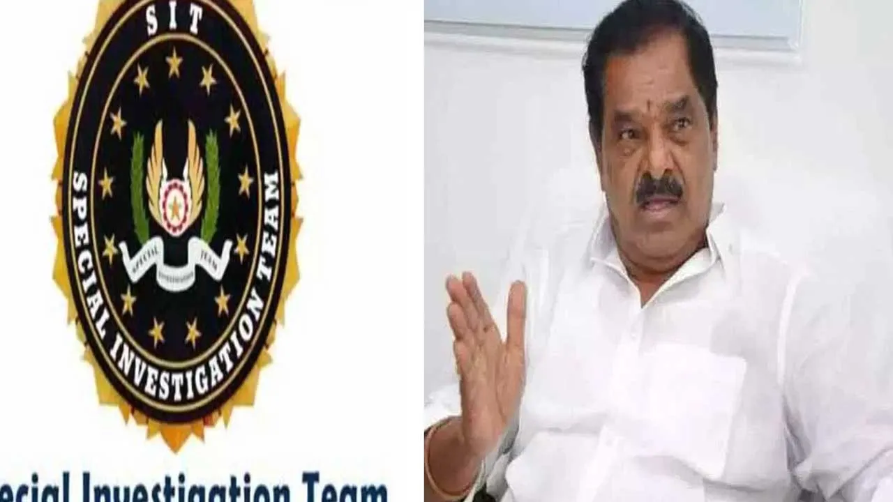 YSRCP Minister : లిక్కర్ స్కామ్లో సిట్ దూకుడు.. వైసీపీ మాజీ మంత్రికి నోటీసులు YSRCP Minister : లిక్కర్ స్కామ్లో సిట్ దూకుడు.. వైసీపీ మాజీ మంత్రికి నోటీసులు