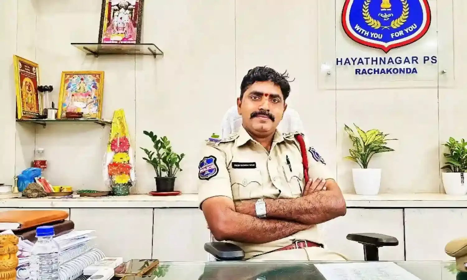 HAYATH NAGAR CI: డ్రగ్స్పై ఉక్కుపాదం మోపుతున్నాం: సీఐ HAYATH NAGAR CI: డ్రగ్స్పై ఉక్కుపాదం మోపుతున్నాం: సీఐ