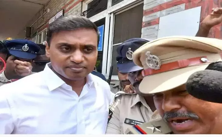MITHUN REDDY: రాజమండ్రి జైలుకు వైసీపీ ఎంపీ మిథున్రెడ్డి MITHUN REDDY: రాజమండ్రి జైలుకు వైసీపీ ఎంపీ మిథున్రెడ్డి