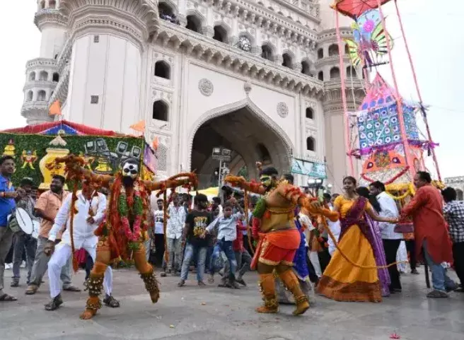 bonalu: బోనమెత్తిన భాగ్యనగరం