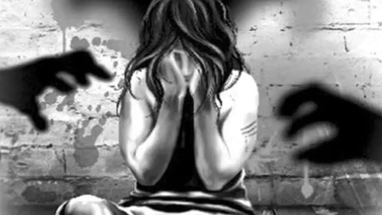 Andhra Pradesh : యువతిపై 60ఏళ్ల వృద్ధుడు అత్యాచారం.. ఏపీలో దారుణం Andhra Pradesh : యువతిపై 60ఏళ్ల వృద్ధుడు అత్యాచారం.. ఏపీలో దారుణం