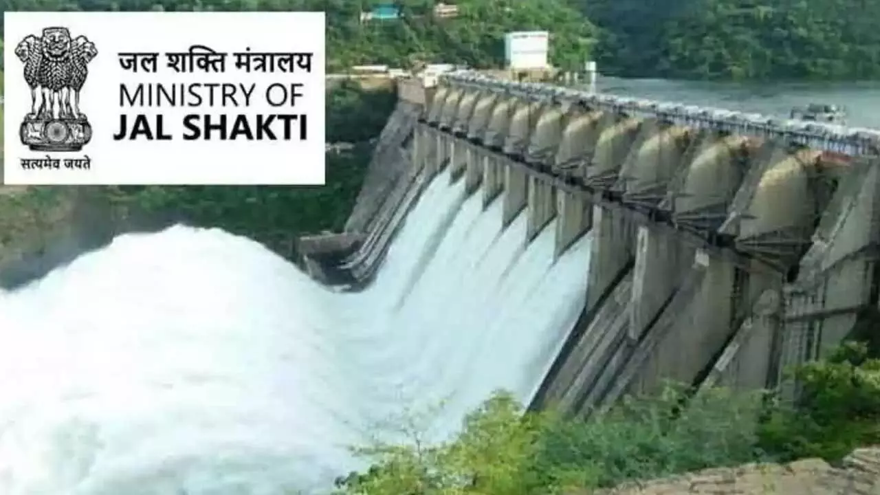 Central Government : బనకచర్ల ప్రాజెక్ట్పై 12 మందితో కేంద్రం టెక్నికల్ కమిటీ Central Government : బనకచర్ల ప్రాజెక్ట్పై 12 మందితో కేంద్రం టెక్నికల్ కమిటీ