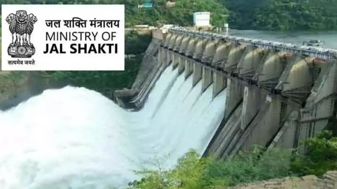 Central Government : బనకచర్ల ప్రాజెక్ట్పై 12 మందితో కేంద్రం టెక్నికల్ కమిటీ Central Government : బనకచర్ల ప్రాజెక్ట్పై 12 మందితో కేంద్రం టెక్నికల్ కమిటీ