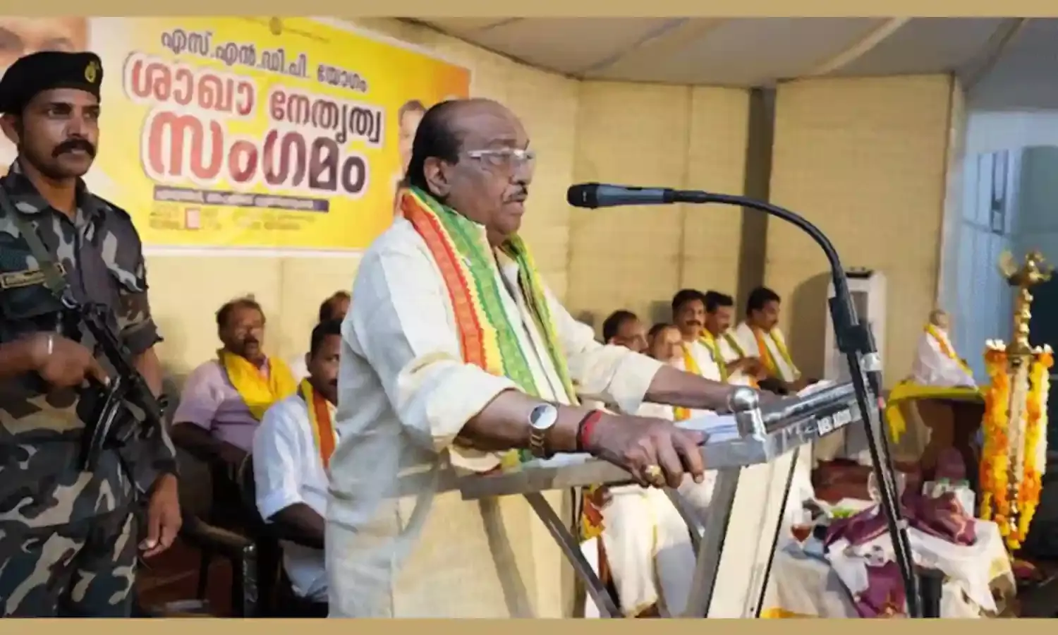 హిందూ మహిళలు ఎక్కువ మంది పిల్లలను కనాలి: కేరళ నాయకుడు హిందూ మహిళలు ఎక్కువ మంది పిల్లలను కనాలి: కేరళ నాయకుడు