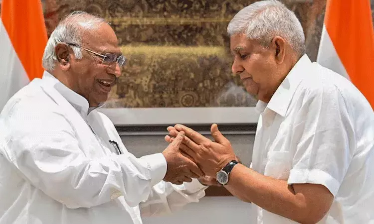 ధంఖర్ ఆకస్మిక రాజీనామా వెనుక ఏదో దుశ్చర్య ఉంది: కాంగ్రెస్ చీఫ్ ఖర్గే ధంఖర్ ఆకస్మిక రాజీనామా వెనుక ఏదో దుశ్చర్య ఉంది: కాంగ్రెస్ చీఫ్ ఖర్గే