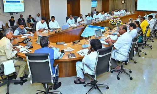 AP Cabinet : చంద్రబాబు అధ్యక్షతన నేడు ఏపీ కేబినెట్ భేటీ AP Cabinet : చంద్రబాబు అధ్యక్షతన నేడు ఏపీ కేబినెట్ భేటీ