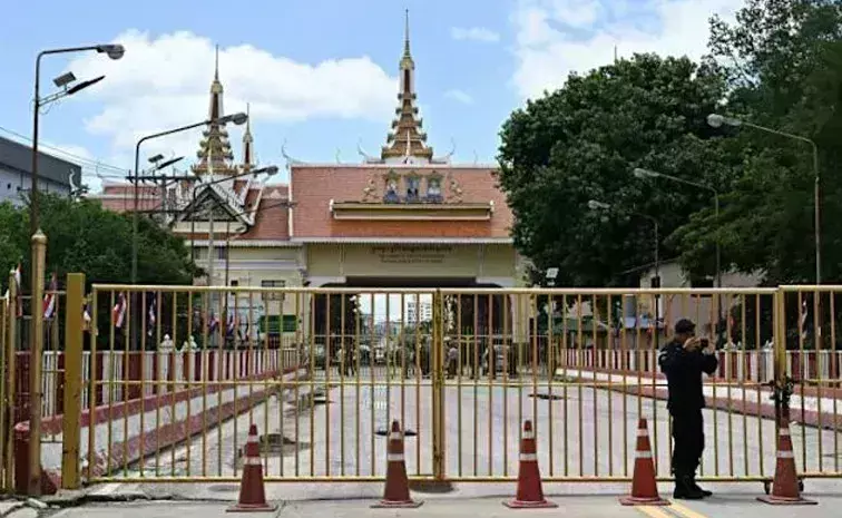 Cambodia: థాయ్, కాంబోడియా సరిహద్దుల్లో ఫైరింగ్.. మళ్లీ ఉద్రిక్తలు Cambodia: థాయ్, కాంబోడియా సరిహద్దుల్లో ఫైరింగ్.. మళ్లీ ఉద్రిక్తలు