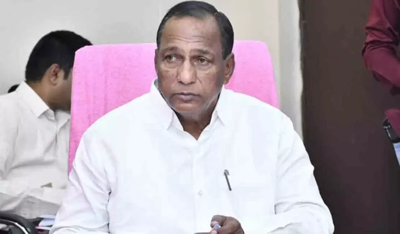 MALLAREDDY: మాజీ మంత్రి మల్లారెడ్డి ఇంట్లో ఐటీ సోదాలు MALLAREDDY: మాజీ మంత్రి మల్లారెడ్డి ఇంట్లో ఐటీ సోదాలు