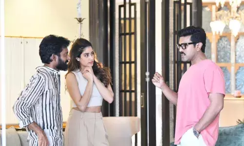 Jahnvi kapoor :  పెద్ది సెట్స్ లో అడుగుపెట్టిన జాన్వీ కపూర్ Jahnvi kapoor :  పెద్ది సెట్స్ లో అడుగుపెట్టిన జాన్వీ కపూర్