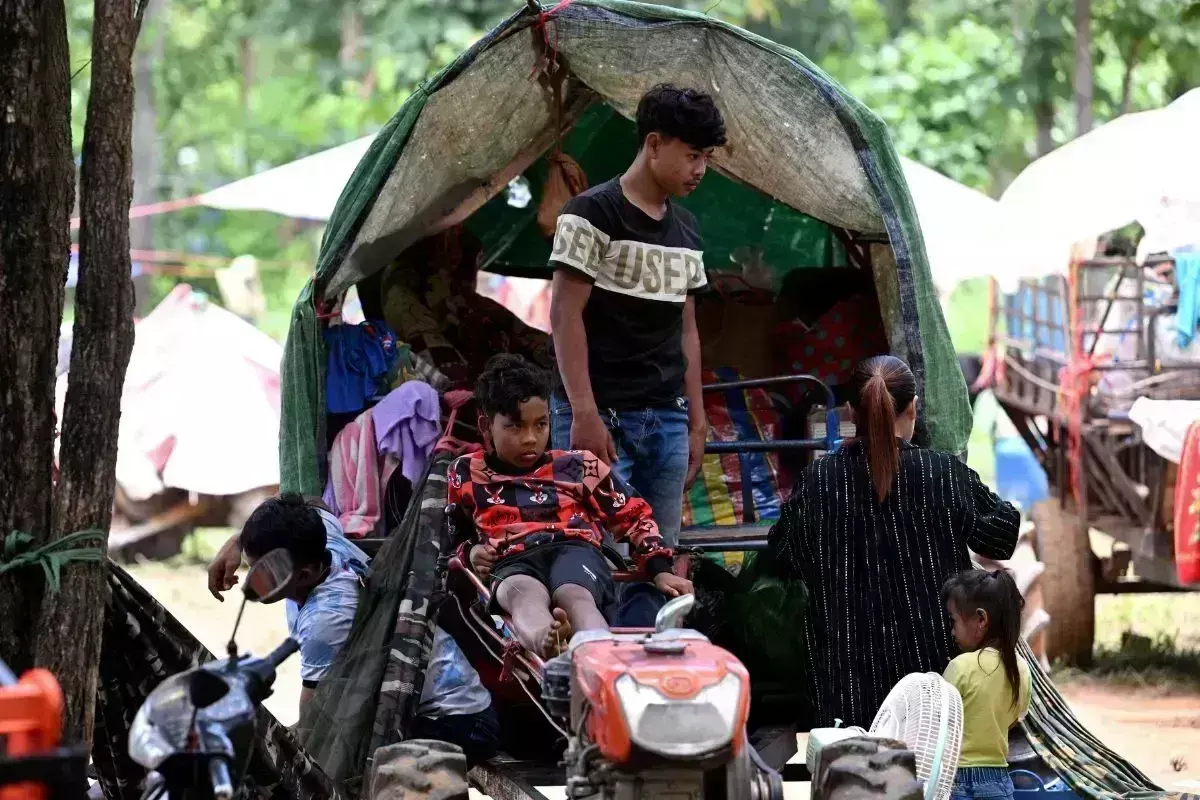 Cambodia: థాయ్‌లాండ్‌తో కాల్పుల విరమణ కోరిన కంబోడియా