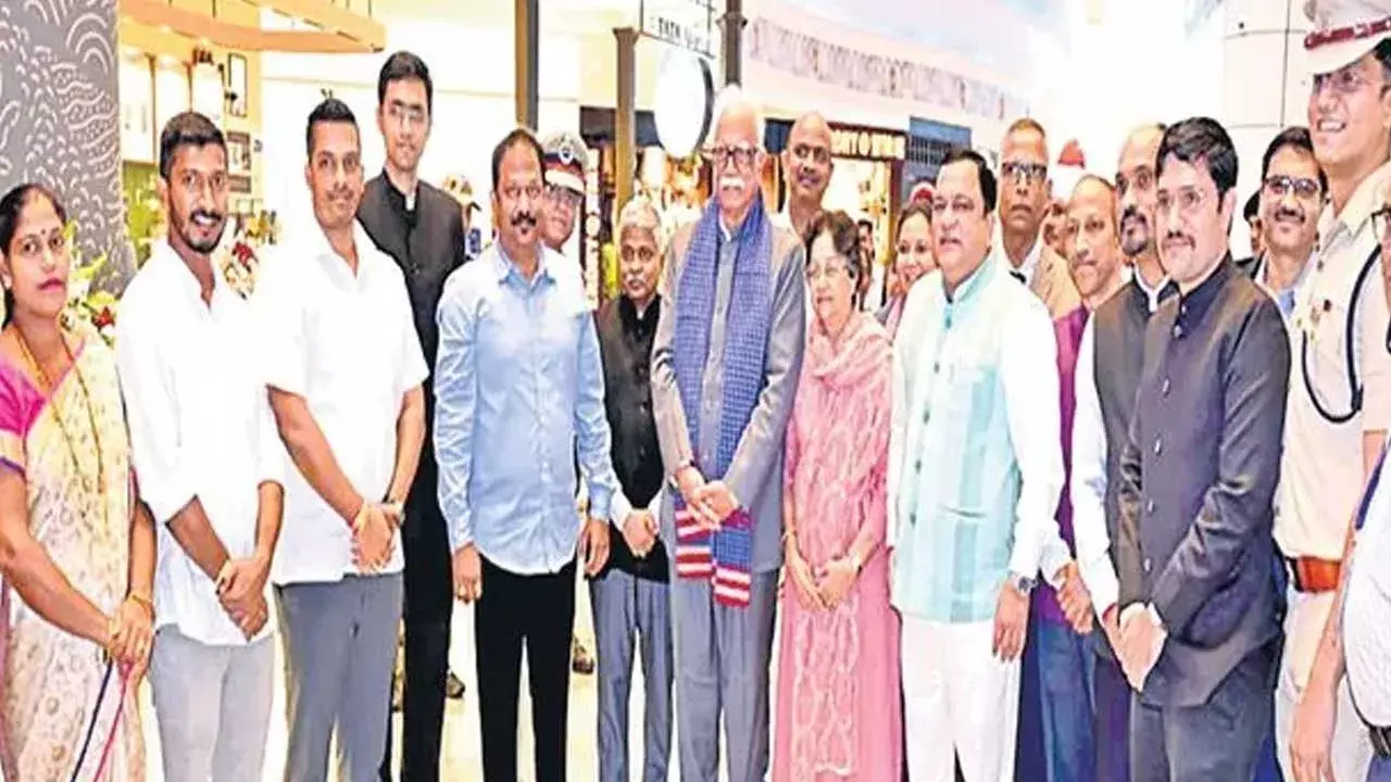 Goa Governor : నేడు గోవా గవర్నర్గా అశోక్ గజపతి రాజు బాధ్యతలు Goa Governor : నేడు గోవా గవర్నర్గా అశోక్ గజపతి రాజు బాధ్యతలు