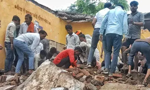 Rajasthan:నన్ను అమ్మా అని పిలిచేవాళ్లు లేరు: పాఠశాల విషాదంలో ఇద్దరు పిల్లలను కోల్పోయిన ఒక తల్లి రోదన. Rajasthan:నన్ను అమ్మా అని పిలిచేవాళ్లు లేరు: పాఠశాల విషాదంలో ఇద్దరు పిల్లలను కోల్పోయిన ఒక తల్లి రోదన.