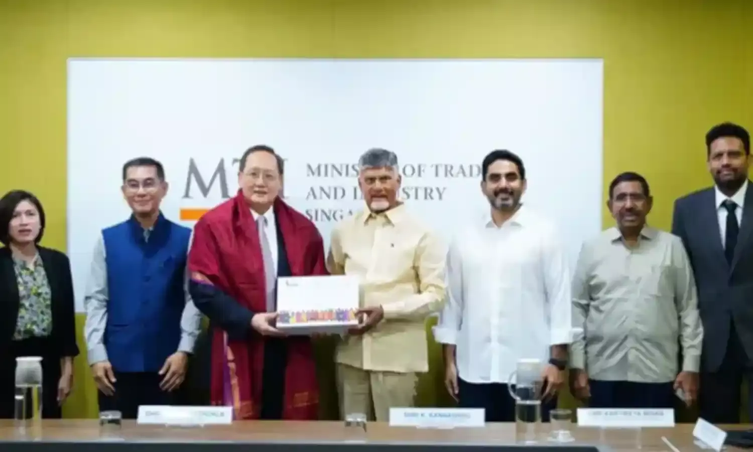 AP CM : సింగపూర్లో రెండో రోజు చంద్రబాబు బిజీ బిజీ AP CM : సింగపూర్లో రెండో రోజు చంద్రబాబు బిజీ బిజీ