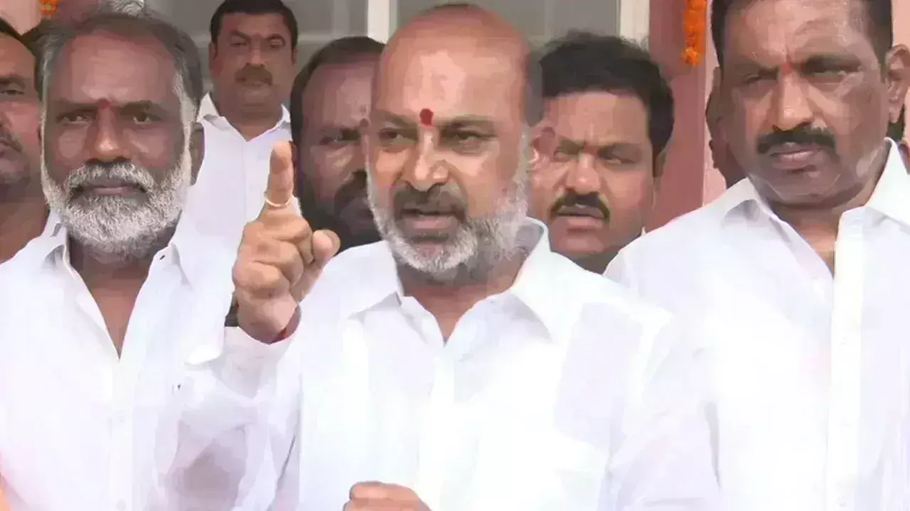 BANDI SANJAY: డేట్, టైం ఫిక్స్ చెయ్..సీఎం రమేష్ ను తీసుకొస్తా BANDI SANJAY: డేట్, టైం ఫిక్స్ చెయ్..సీఎం రమేష్ ను తీసుకొస్తా