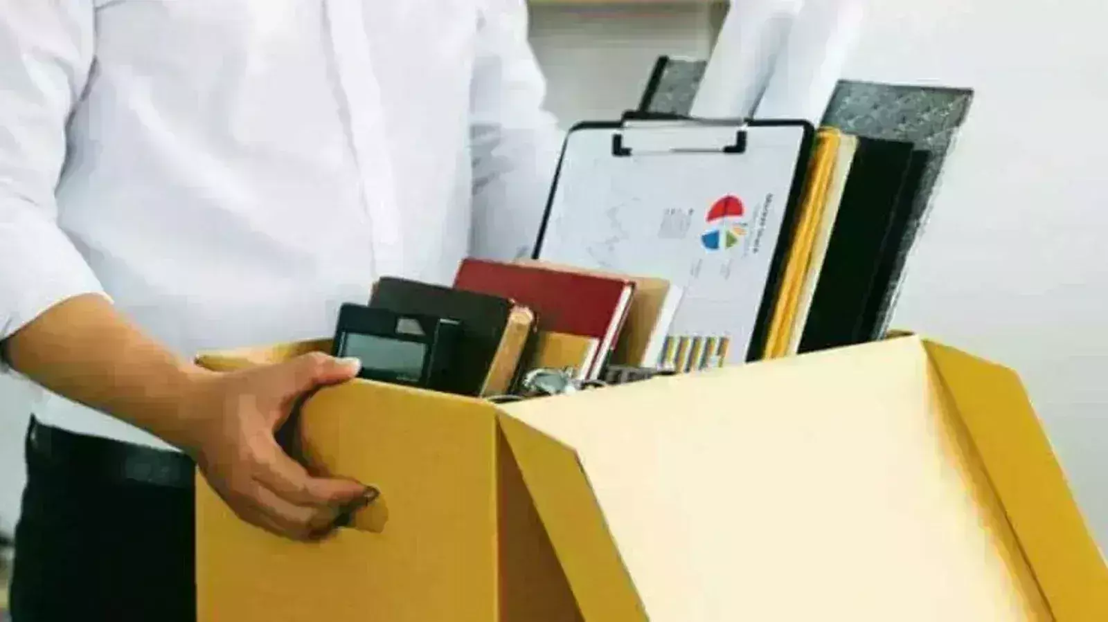 LAY OFFS: టీసీఎస్లో ఉద్యోగాల కోత..! 12,000 మందికి పైగా లేఆఫ్స్ LAY OFFS: టీసీఎస్లో ఉద్యోగాల కోత..! 12,000 మందికి పైగా లేఆఫ్స్