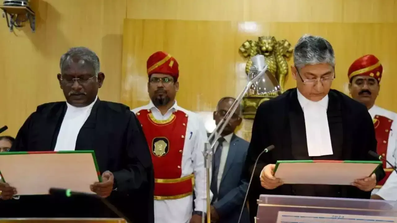 AP High Court : ఏపీ హైకోర్టు న్యాయమూర్తిగా జస్టిస్ బట్టు దేవానంద్ ప్రమాణం AP High Court : ఏపీ హైకోర్టు న్యాయమూర్తిగా జస్టిస్ బట్టు దేవానంద్ ప్రమాణం