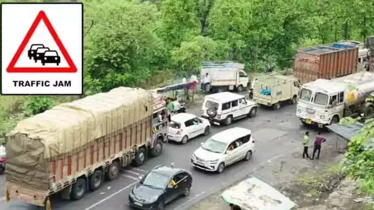 Alluri District : అల్లూరి జిల్లాలో 10కి.మీ. ట్రాఫిక్ జామ్.. కారణమిదే..? Alluri District : అల్లూరి జిల్లాలో 10కి.మీ. ట్రాఫిక్ జామ్.. కారణమిదే..?