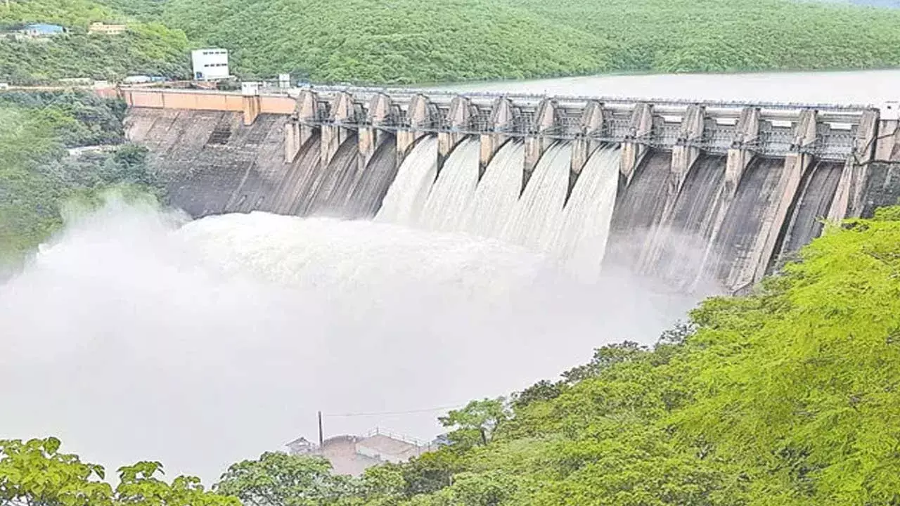 Srisailam Reservoir : శ్రీశైలం జలాశయానికి భారీగా వరద ప్రవాహం