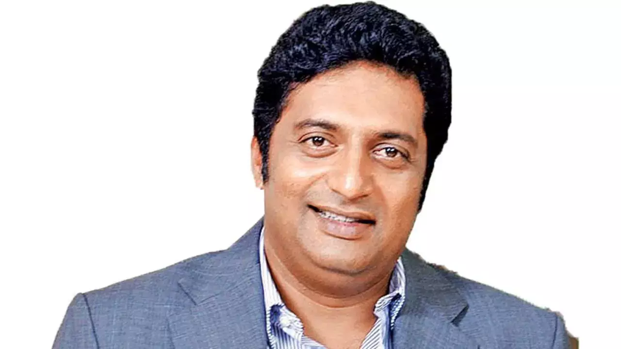 Prakash Raj :  ఈ.డి ముందు హాజరైన ప్రకాష్ రాజ్ Prakash Raj :  ఈ.డి ముందు హాజరైన ప్రకాష్ రాజ్