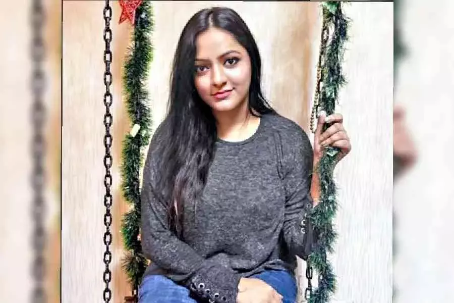 Bangladeshi Model:  బంగ్లాదేశ్ మోడల్ శాంతా పాల్ అరెస్ట్.. Bangladeshi Model:  బంగ్లాదేశ్ మోడల్ శాంతా పాల్ అరెస్ట్..