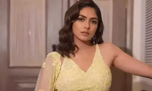 Mrunal Thakur : నిద్రలేని రాత్రులు.. మృణాల్ ఎమోషన ల్ స్టోరీ Mrunal Thakur : నిద్రలేని రాత్రులు.. మృణాల్ ఎమోషన ల్ స్టోరీ