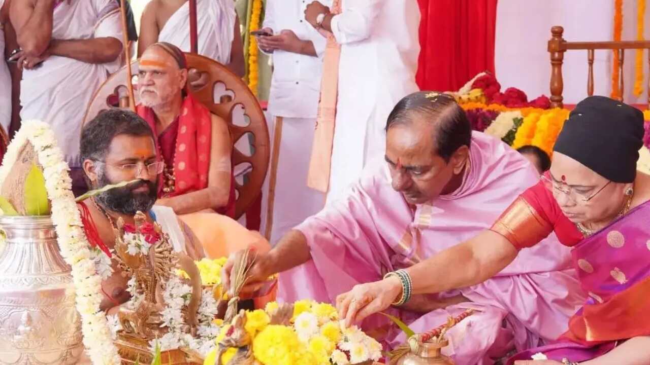 KCR : ఎర్రవల్లి ఫామ్ హౌజ్‌‌లో చండీయాగం.. నేటి నుంచి..