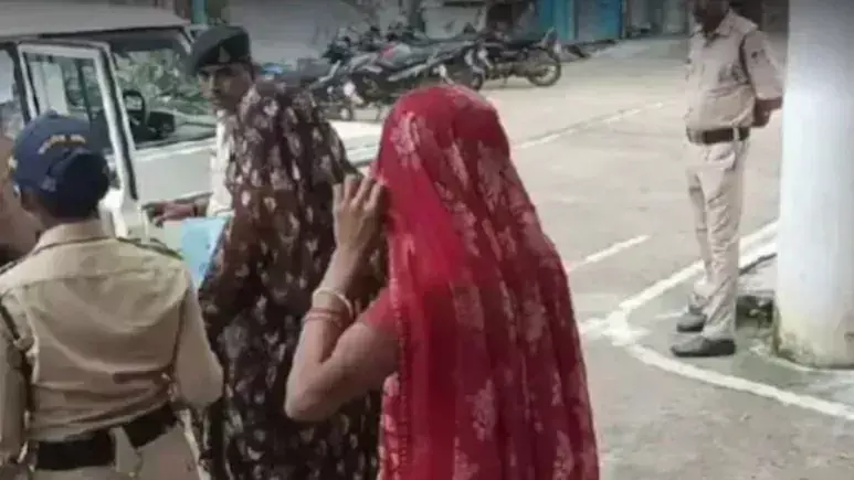 Madhya Pradesh: స్నేహితుడితో భార్య ఎఫైర్.. తట్టుకోలేక కుటుంబం మొత్తం ఆత్మహత్య