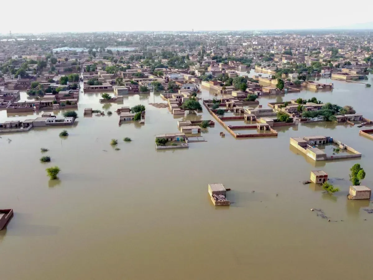 Pakistan Floods: పాక్లో జల ప్రళయం.. కొనసాగుతున్న మృత్యుఘోష Pakistan Floods: పాక్లో జల ప్రళయం.. కొనసాగుతున్న మృత్యుఘోష