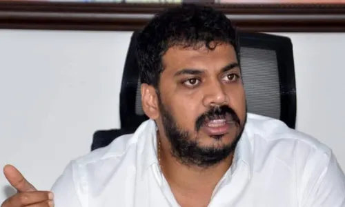 Anil Kumar Yadav : పోలీసుల విచారణకు వైసీపీ మాజీ మంత్రి అనిల్ Anil Kumar Yadav : పోలీసుల విచారణకు వైసీపీ మాజీ మంత్రి అనిల్