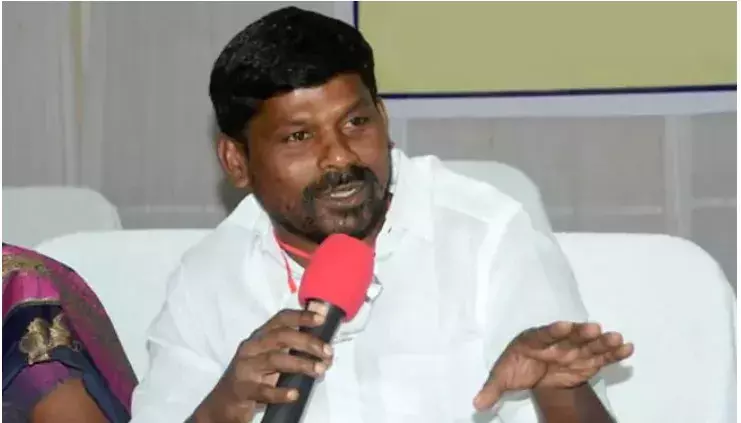 BRS: బీఆర్ఎస్కు షాకుల మీద షాకులు BRS: బీఆర్ఎస్కు షాకుల మీద షాకులు