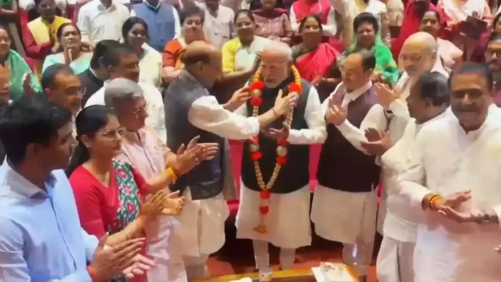 PM Modi: ఆపరేషన్ సిందూర్పై ప్రతిపక్షాల తీరు బాధించింది PM Modi: ఆపరేషన్ సిందూర్పై ప్రతిపక్షాల తీరు బాధించింది