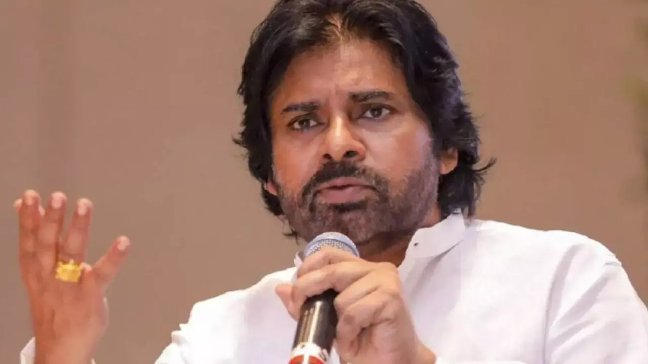 Pawan Kalyan : రాజ్యాంగ తప్పిదానికి పరిష్కారం చూపిన రోజు.. పవన్ కీలక కామెంట్స్ Pawan Kalyan : రాజ్యాంగ తప్పిదానికి పరిష్కారం చూపిన రోజు.. పవన్ కీలక కామెంట్స్